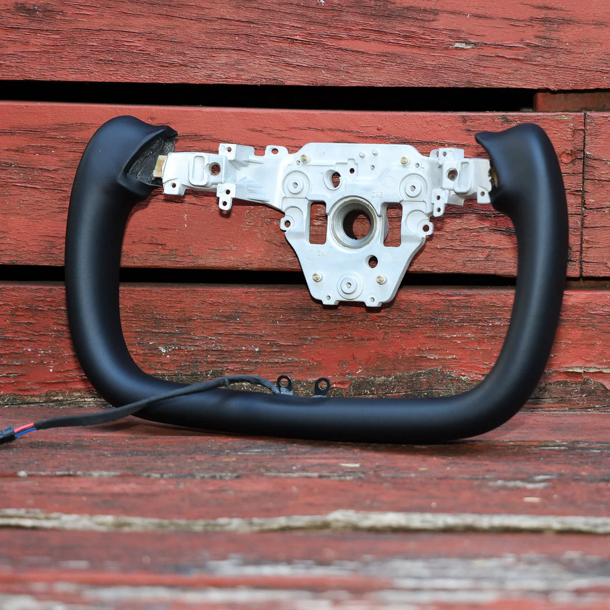 Heated Sports Yoke Steering Wheel for Model Y Juniper — Nappa